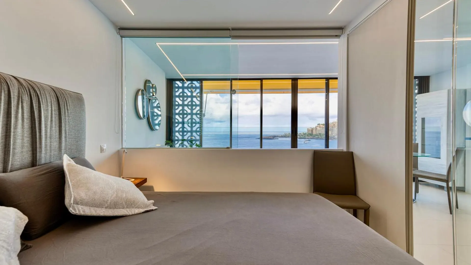 Brand New - Glass Apt - Ocean Views Patalavaca Apartment