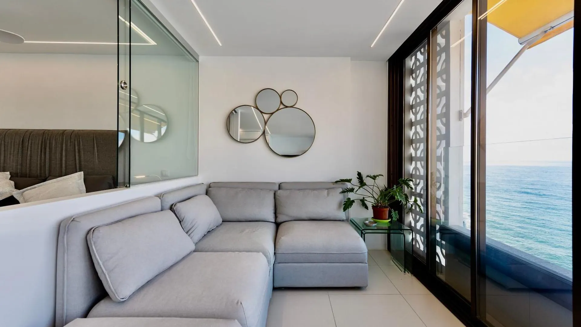 Brand New - Glass Apt - Ocean Views Patalavaca