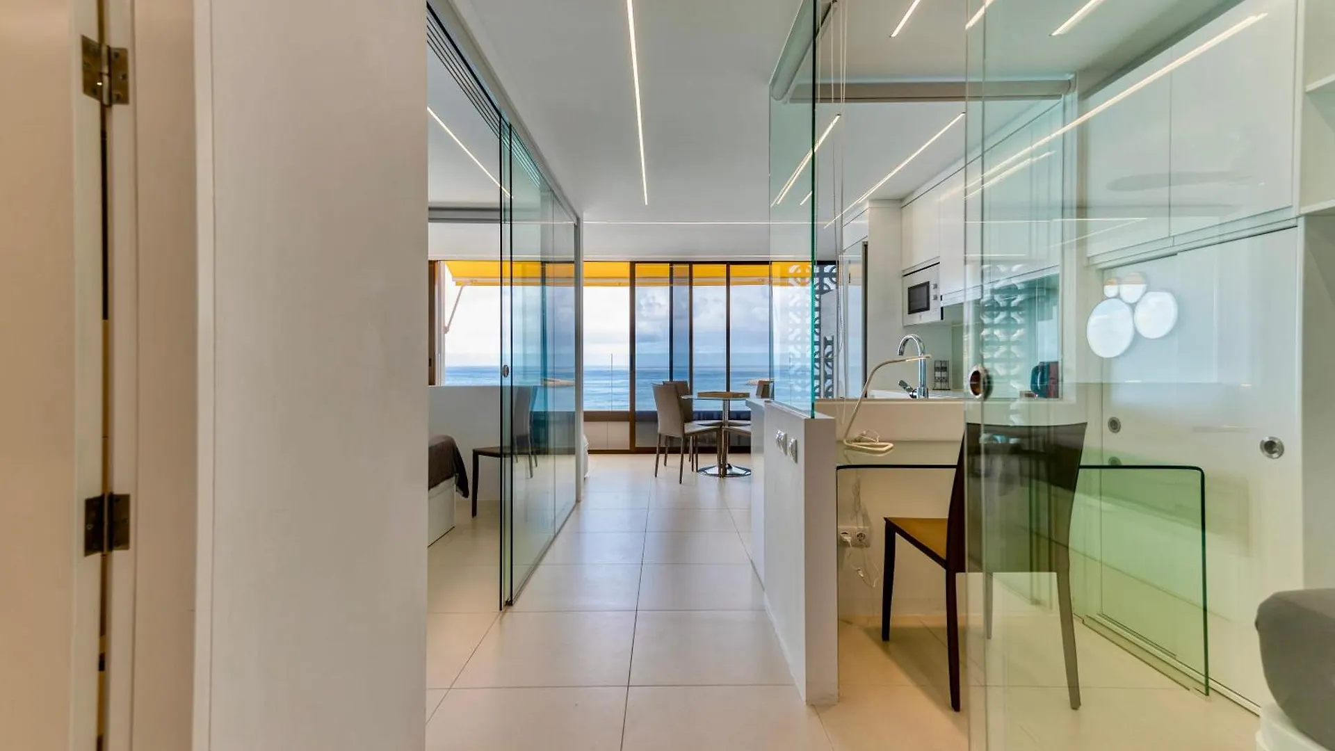 Brand New - Glass Apt - Ocean Views Patalavaca